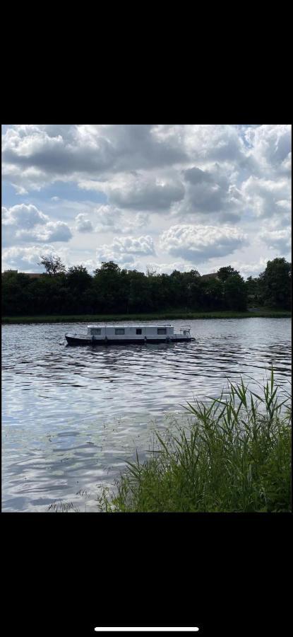 Zouw Hausboat Zakotven -Pouze Ubytovani رودنيتسي ناد لابيم المظهر الخارجي الصورة