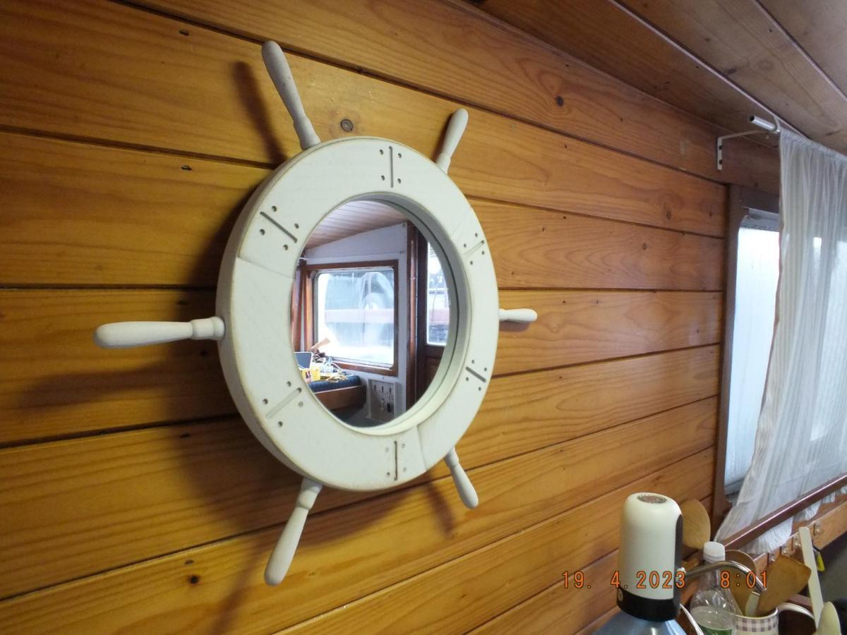 Zouw Hausboat Zakotven -Pouze Ubytovani رودنيتسي ناد لابيم المظهر الخارجي الصورة