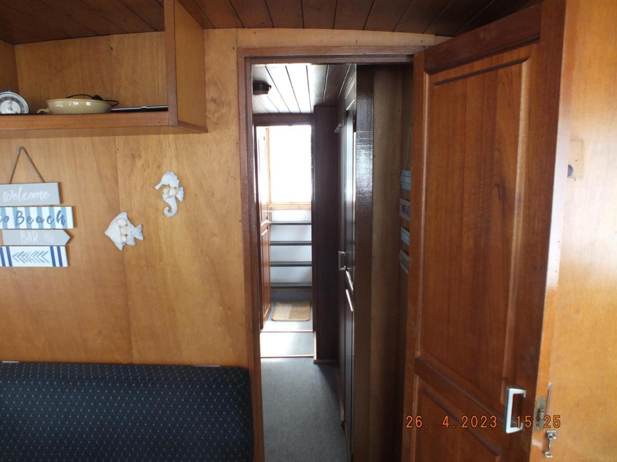 Zouw Hausboat Zakotven -Pouze Ubytovani رودنيتسي ناد لابيم المظهر الخارجي الصورة