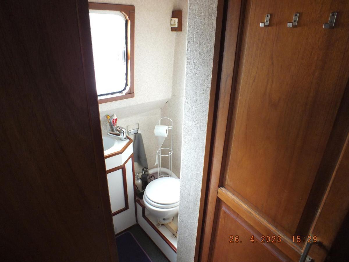 Zouw Hausboat Zakotven -Pouze Ubytovani رودنيتسي ناد لابيم المظهر الخارجي الصورة